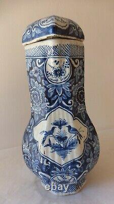 DELFT. Hot water pot / Covered pitcher. XVII / XVIIIth. Pottery. Faience
