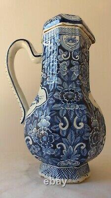 DELFT. Hot water pot / Covered pitcher. XVII / XVIIIth. Pottery. Faience