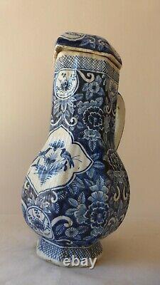 DELFT. Hot water pot / Covered pitcher. XVII / XVIIIth. Pottery. Faience