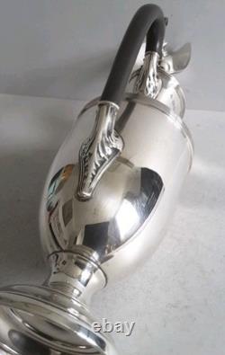 ELEGANT, ANTIQUE SOLID SILVER WATER / WINE JUG. 540gms. HT. 26.8cms. LON. 1919