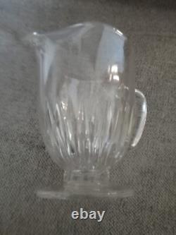 Pitcher water jug in molded cut glass with facets