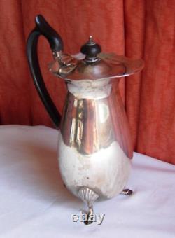Sterling silver water jug with lid. Hallmarked Birmingham 1912 490gms