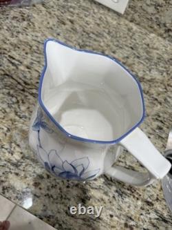 Tiffany & Co Nature Pitcher 70 oz. Made in England Magnolias Water Jug