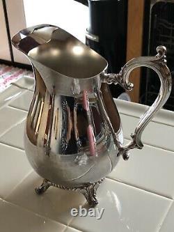 WM Rogers Silver plated water pitcher Footed Stand Vintage and ice guard 817