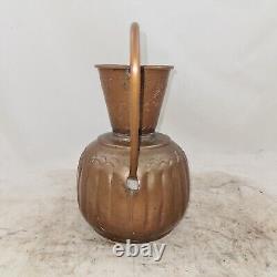 Ancienne carafe à café en cuivre et laiton faite à la main en Égypte