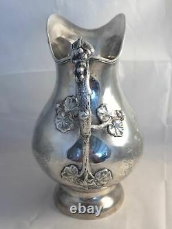 Baldwin Des Années 1840 American Coin Silver Water Pitcher Avec Chased Design & Grape Handle