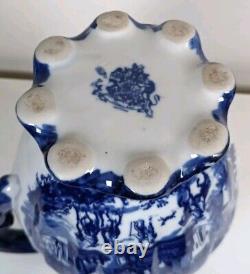 Bol de lavage et cruche d'eau en fonte bleue à motifs Flow Blue de Victoria Ware