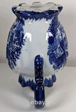 Bol de lavage et cruche d'eau en fonte bleue à motifs Flow Blue de Victoria Ware