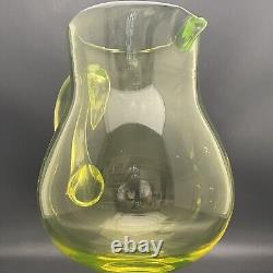 Broc verseur à pied en verre d'uranium Vaseline EAPG vers 1910 Fabriqué aux États-Unis 10t 64oz