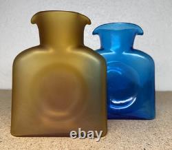 Carafe à eau en verre Blenko bleue / ambre givré à double bec