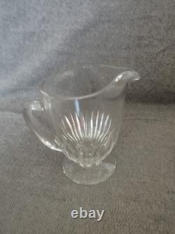 Carafe à eau en verre taillé moulé avec facettes