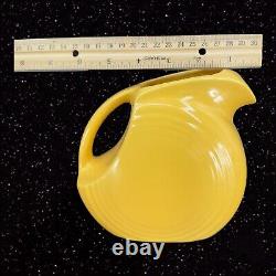 Carafe à eau ou à jus jaune de grande taille en céramique Fiestaware, pichet Fiesta avec ancien logo USA