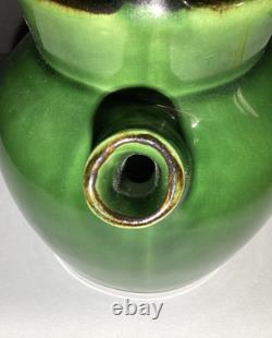 Carafe en céramique William Sonoma en grès vert glaçuré Gargoulette France