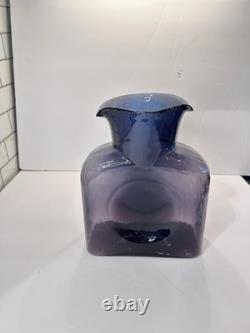 Carafe en verre épaisse à double bec en améthyste violet BLENKO vintage