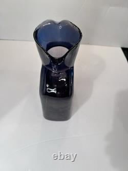 Carafe en verre épaisse à double bec en améthyste violet BLENKO vintage