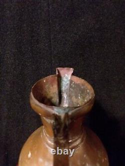 Cruche antique en cuivre, pichet à eau théière fait main.