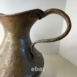 Cruche en cuivre vintage martelée à la main avec patine originale / Ancien pichet à eau en cuivre