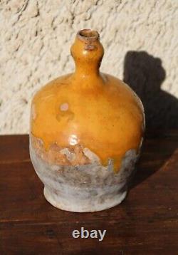 Cruche en terre cuite française jaune émaillée antique du 19ème siècle