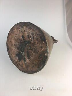 Cruche primitive en cuivre faite à la main avec poignée et couvercle, de 13 pouces de hauteur, vintage