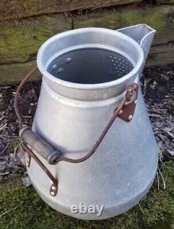 Décor rustique de ferme Pot à lait à eau primitive antique vintage