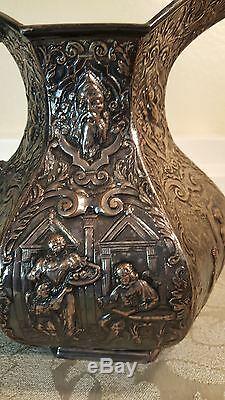 E. G Webster & Son Repoussé Figural 8 Cruche D'eau