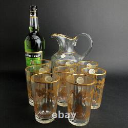 Ensemble Bohémien du 19e siècle de 8 verres à eau en cristal doré avec carafe