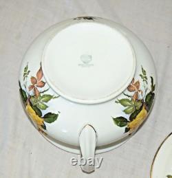 Ensemble de salle de bain Knowles de 6 pièces : lavabo, pichet d'eau, pot de chambre et jugs