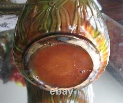 Fabuleuse carafe/pichet d'eau en majolique représentant une hirondelle antique des années 1800