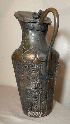 GRAND pichet d'eau en cuivre repoussé antique du Moyen-Orient des années 1800