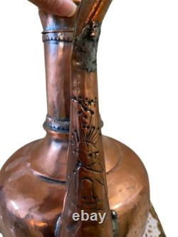 Grand Pichet en Cuivre du Moyen-Orient avec Couvercle à Charnière Fait Main