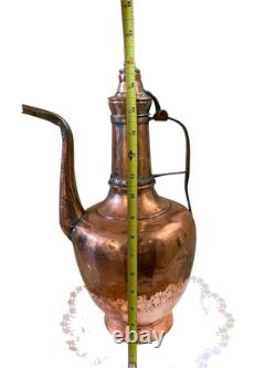 Grand Pichet en Cuivre du Moyen-Orient avec Couvercle à Charnière Fait Main