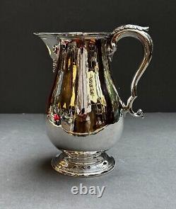 Grand pichet en argent sterling martelé pour l'eau/bière vers 1920-1940