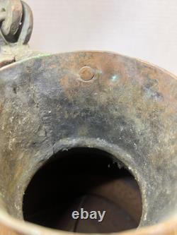 Grand pichet en cuivre martelé du Moyen-Orient turc antique de plus de 18 pouces de hauteur