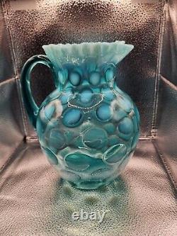 Grande carafe d'eau en verre opalescent bleu à motifs de pièces de monnaie de Fenton Northwood