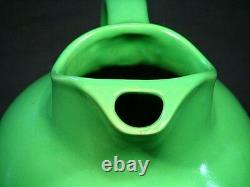 Green Non Signé Bal Pitcher Water Jug Avec Ice Lip 633 Style Hall Vintage