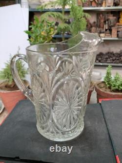 Jarre d'eau en verre clair embossée avec un motif de feuilles vintage rare, ustensiles de cuisine, pichet, tasse