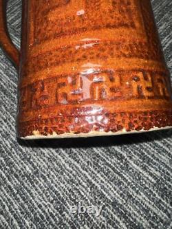 Jouet en pierre indienne antique marron avec svastika de bonne chance, pichet à eau et lait