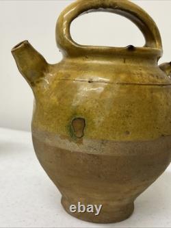 Joug deau gargoulette antique française en terre cuite émaillée jaune du 19ème siècle