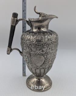 Jug à eau ou à vin en argent étamé anglais orné victorien avec poignée en bois SB&M A1