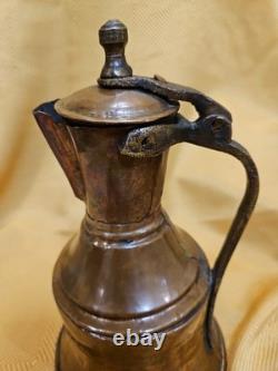Jug deau en cuivre et laiton ottoman antique avec poignée de style primitif