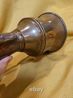 Jug deau en cuivre et laiton ottoman antique avec poignée de style primitif