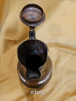 Jug deau en cuivre et laiton ottoman antique avec poignée de style primitif