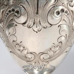 Pichet à eau antique en argent sterling Amston repousse sur pied 1002 2,25 qt 11,25 h