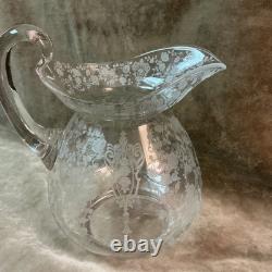 Pichet à eau en cristal de verre rose point gravé Doulton des années 1940, 76 oz