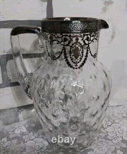 Pichet à eau en verre Art Nouveau vintage avec surcouche en argent sterling et motif floral