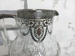 Pichet à eau en verre Art Nouveau vintage avec surcouche en argent sterling et motif floral