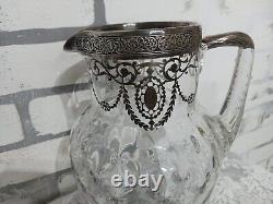 Pichet à eau en verre Art Nouveau vintage avec surcouche en argent sterling et motif floral