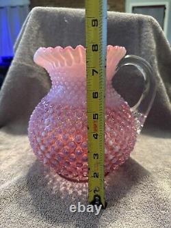 Pichet à eau en verre de couleur cranberry opalescent à motif hobnail de Fenton vintage