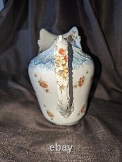Pichet à eau floral en porcelaine fine de Chine antique