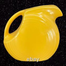 Pichet à eau ou à jus jaune Fiestaware en céramique de grande taille avec ancien logo USA